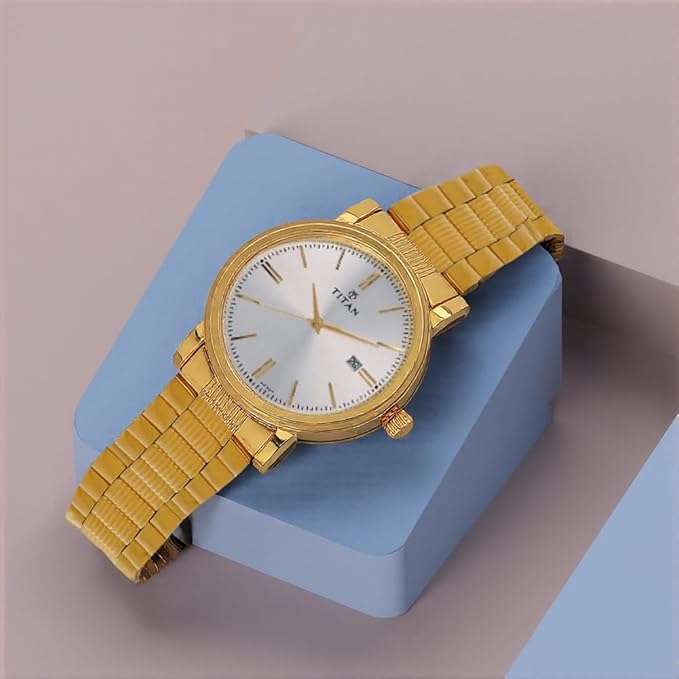 Titan Analog OffWhite Dial Men's Watch