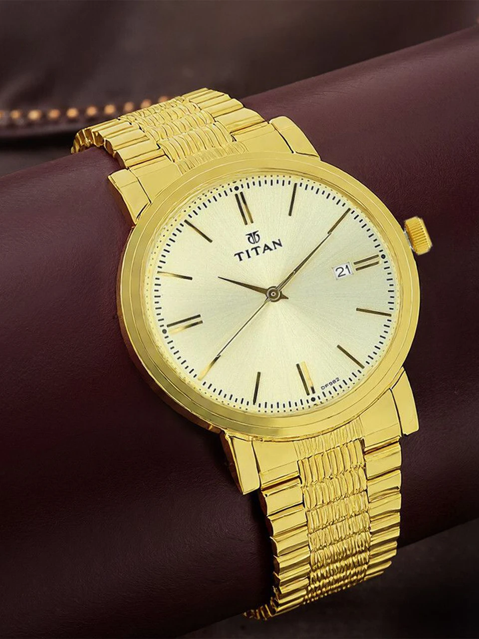 Titan Karishma with Date Champagne Dial Golden Stainless Steel Strap Analog Watch  - For Men