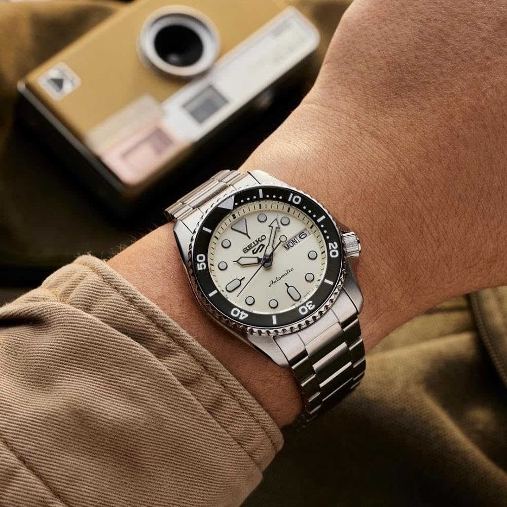 Seiko 5 Sports SKX 'Midi' Mono Watch for Men's