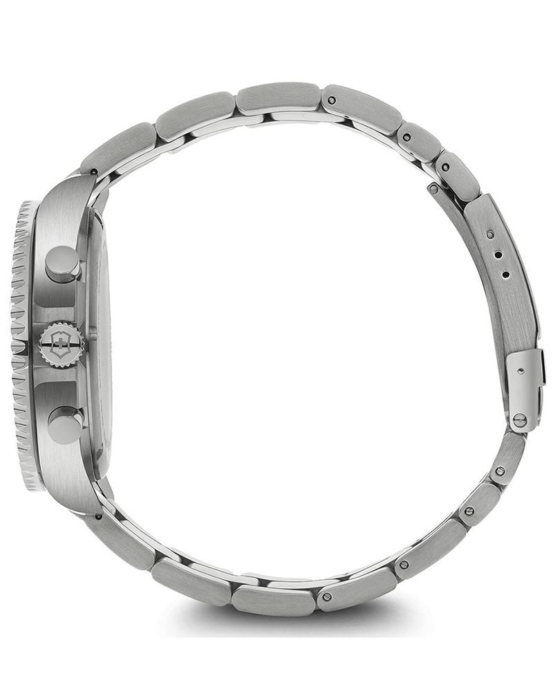 Victorinox Men Maverick Round Green Dial Watch