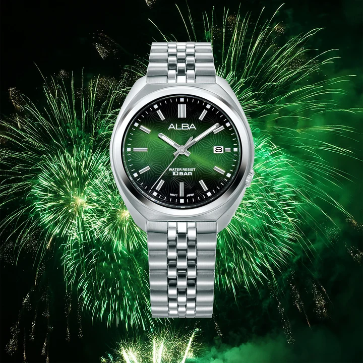 Signature Green Dial Quartz Watch